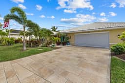 414 Devonshire Ln