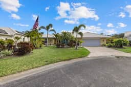 414 Devonshire Ln