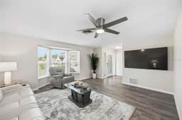 1933 Fairview Dr - Image 4