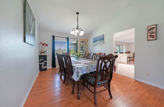 590 Ridgewood St. NW
