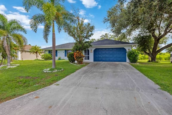 1236 Fleetwood Dr NW